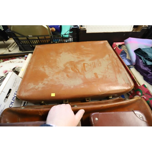 275 - Various leather & other cases, incl Samsonite