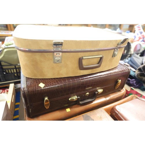 275 - Various leather & other cases, incl Samsonite