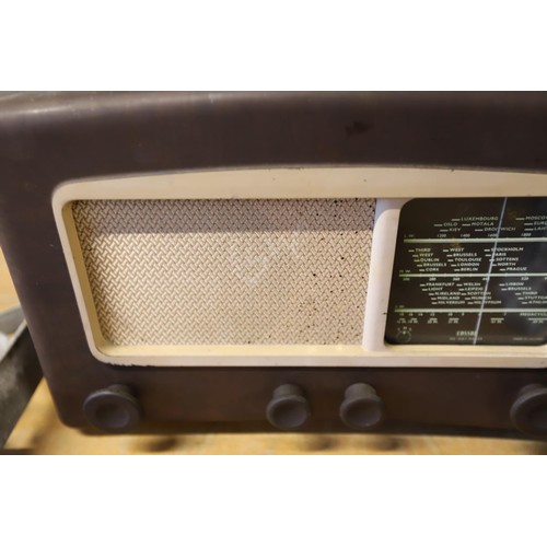 328 - Vintage radio