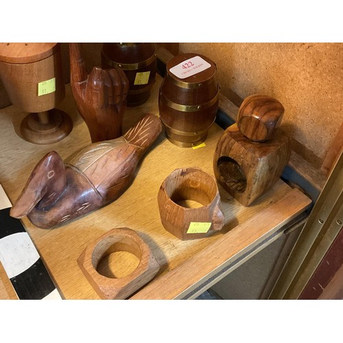 422 - Small wooden items, incl mouseman napkin ring, ring stand, etc