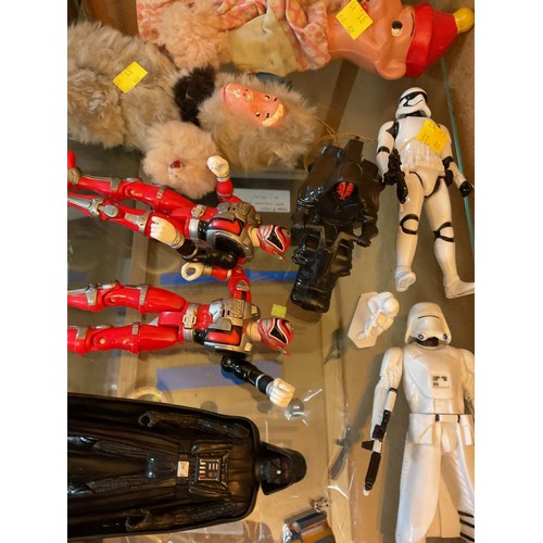 434 - 2 lots of collectable figures, incl Star Wars, Power Rangers