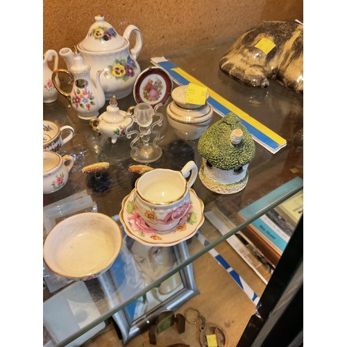 452 - Child's tea sets & miniature pottery for dolls house