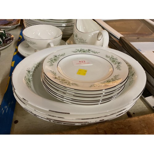 522 - Part Wedgewood dinner service 