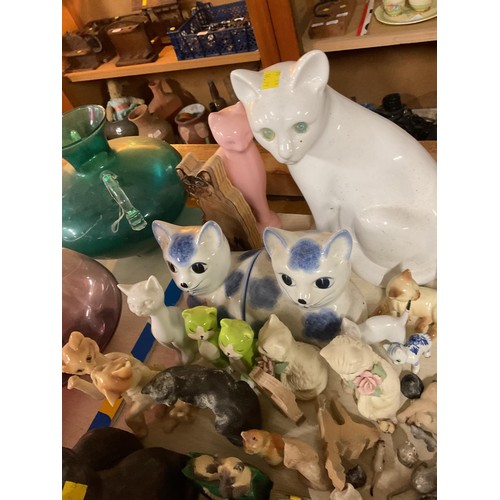 529 - Collection of various cat ornaments