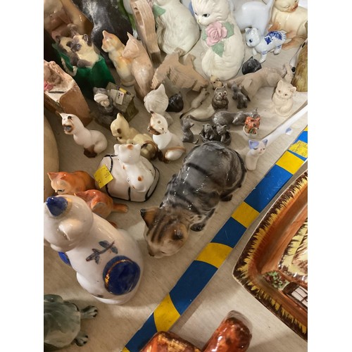 529 - Collection of various cat ornaments