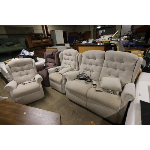 548 - Electric 2-seater sofa & 2 reclining chairs - warranted until 12 noon Tuesday following the above sa... 