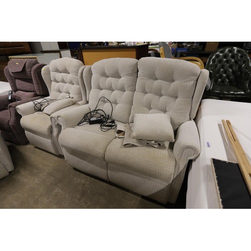 548 - Electric 2-seater sofa & 2 reclining chairs - warranted until 12 noon Tuesday following the above sa... 