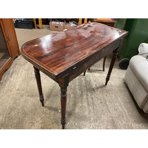 547 - Antique tea table