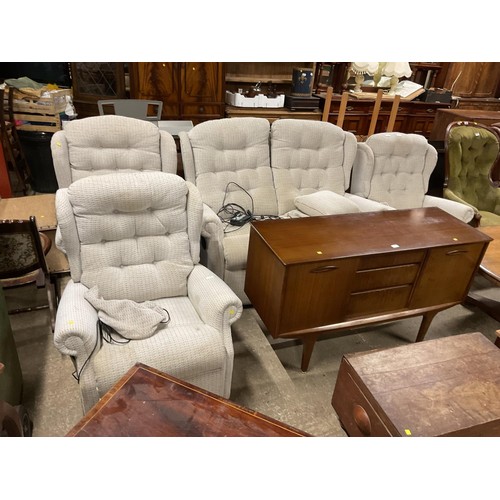 548 - Electric 2-seater sofa & 2 reclining chairs - warranted until 12 noon Tuesday following the above sa... 