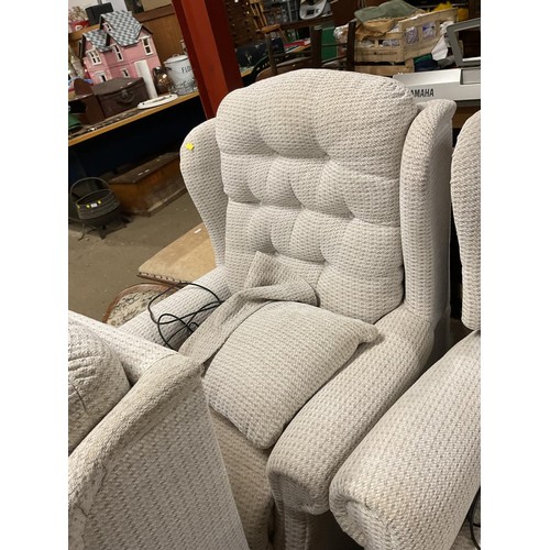 548 - Electric 2-seater sofa & 2 reclining chairs - warranted until 12 noon Tuesday following the above sa... 