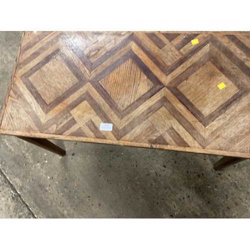 551 - Wooden coffee table