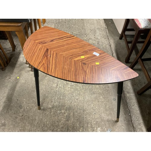 553 - Leaf table