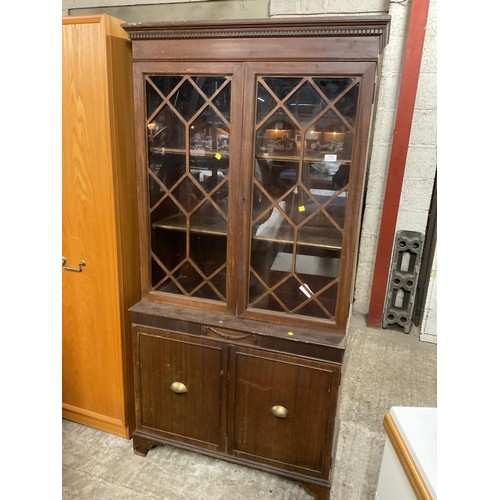 598 - Display cabinet