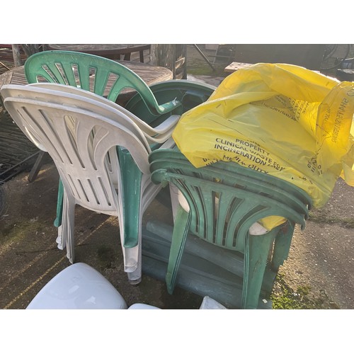 45 - Qty of garden chairs