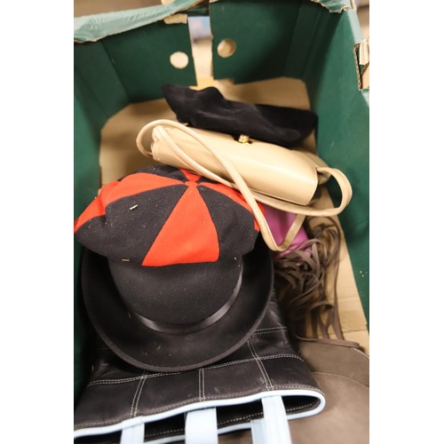 211 - Qty of hats & handbags