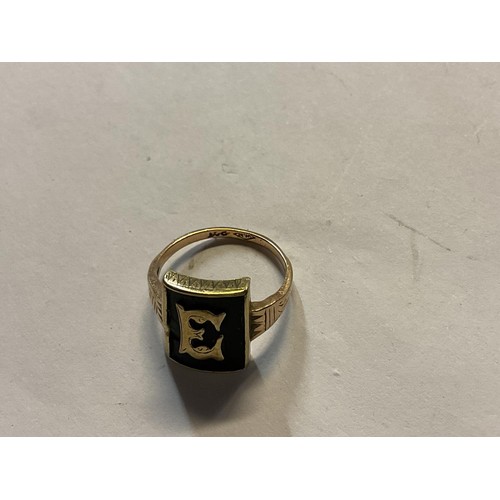 416 - Gold mourning ring 'e' mono