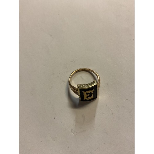 416 - Gold mourning ring 'e' mono