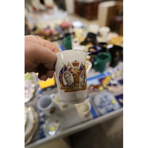 487 - Tray of Royal coronation mugs