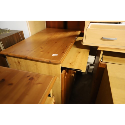 602 - Pine computer desk