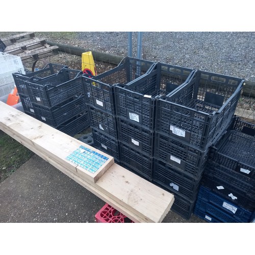 18 - 20 x black stacking crates