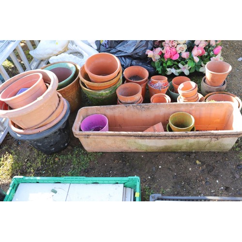 44 - Job lot of terracotta pots