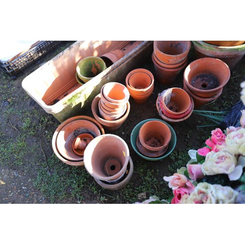 44 - Job lot of terracotta pots