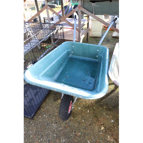 60 - Garden wheelbarrow plastic