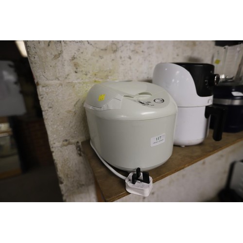 117 - Air fryer & bread maker - warranted until noon Tuesday following the above sale