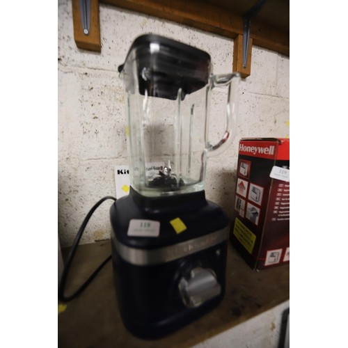 118 - Kitchen Aid stand blender 5KSB40 with manual - warranted until 12 noon Tuesday following the above s... 