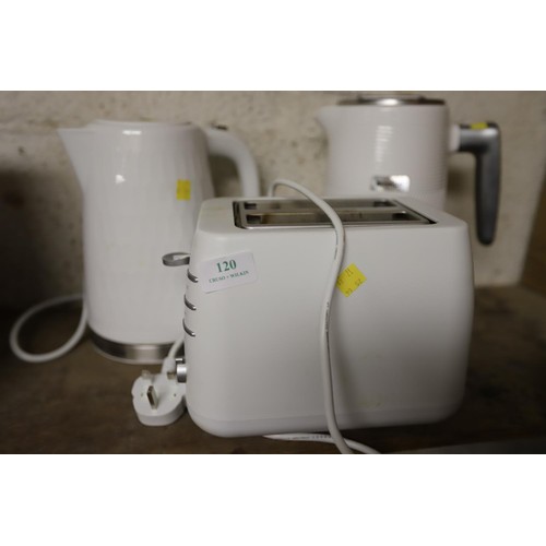 120 - 2 kettles & toaster - warranted until 12 noon Tuesday following the above sale