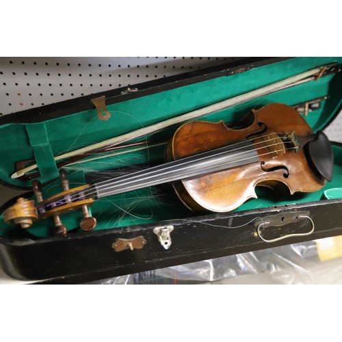 172 - Antique violin in case, a/f