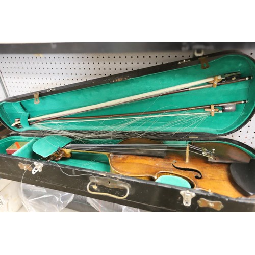 172 - Antique violin in case, a/f