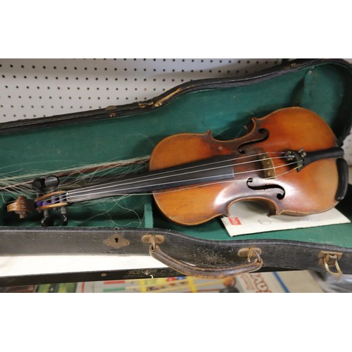 173 - Antique violin in case, a/f