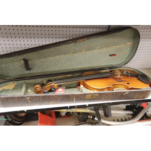 175 - Antique violin in case, a/f