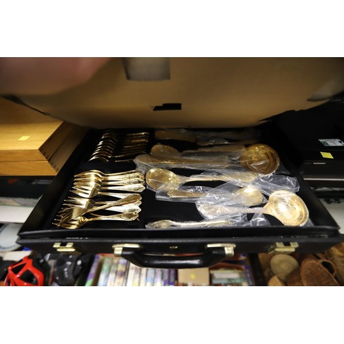 180 - Canteen of cutlery in case