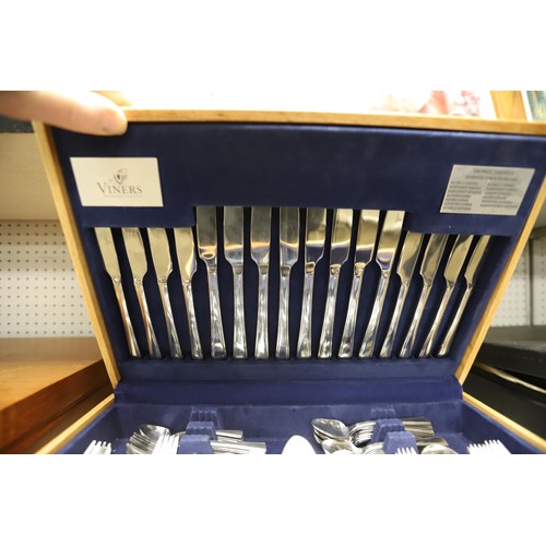 181 - Viners canteen of cutlery in wooden case