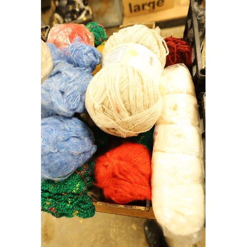 222 - Qty of wool & yarn