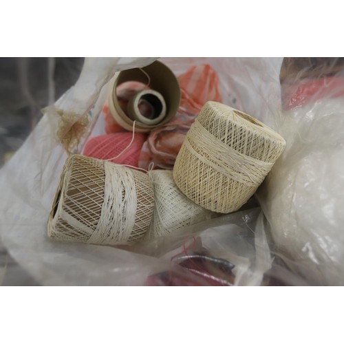 222 - Qty of wool & yarn