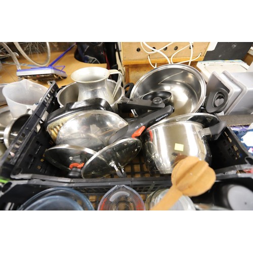 271 - 5 boxes of kitchenware, incl Pyrex, saucepans, t-towels, etc