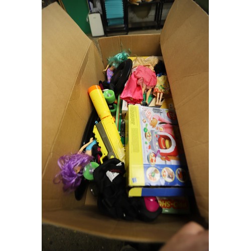 276 - 3 bundles of games & a box of toys/games