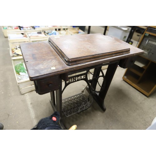 300 - Singer treadle sewing table