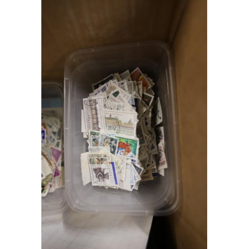 351 - Box of all world, incl India, etc, 1000s