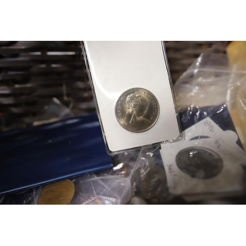 356 - Box of coins