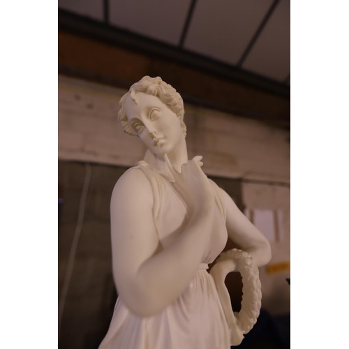 389 - Lady figurine statue