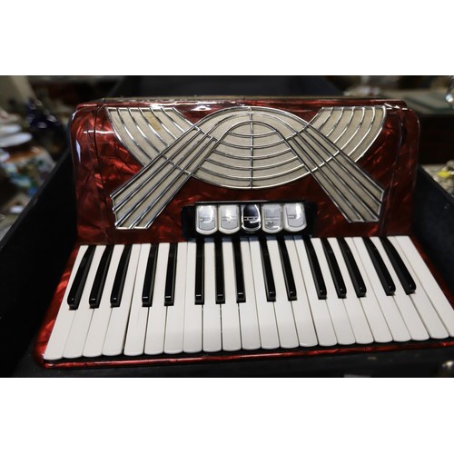 478 - Hohner piano accordion