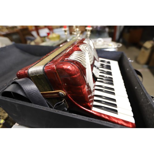 478 - Hohner piano accordion