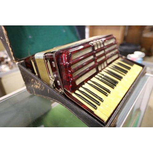 481 - Piano accordion