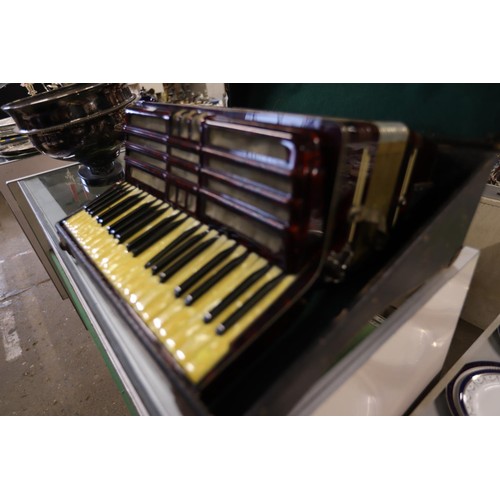 481 - Piano accordion