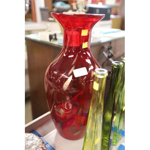 495 - Big red vase & 3 slim coloured glass