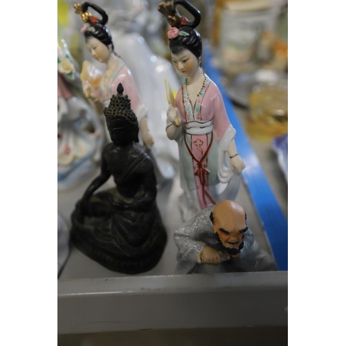 499 - Oriental style figurines